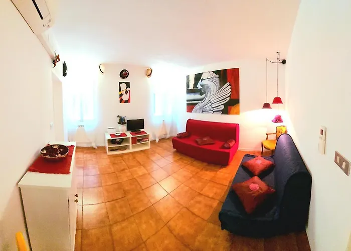 The Hatter'S Venice Apartment
